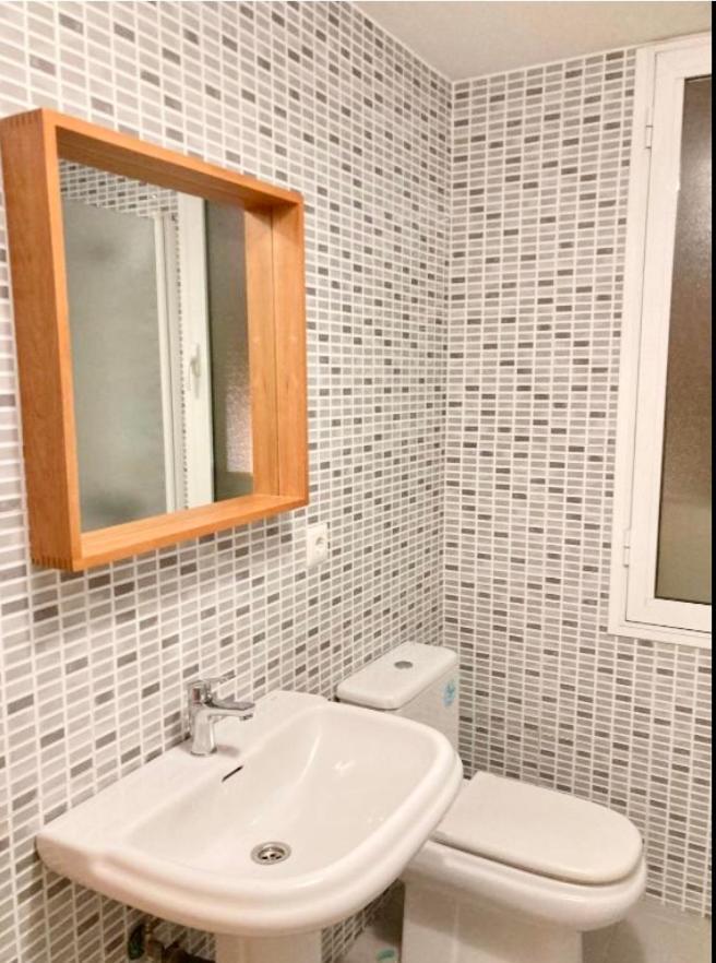Apartamentos Playa Misericordias Малага Экстерьер фото